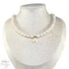 Collar de perlas de río con dije de letra