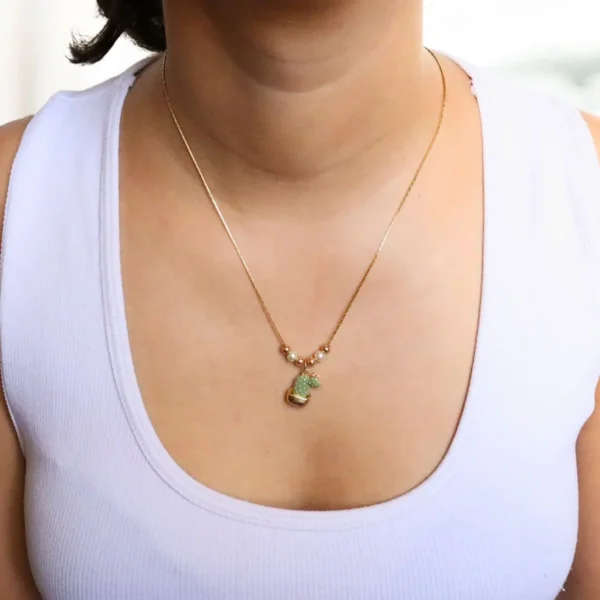 Collar nopalito en maceta